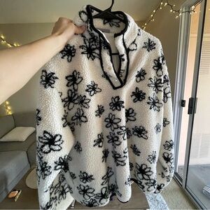 PARKE FLORAL FLEECE 🌼🖤🤍